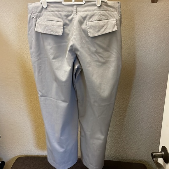 Limited Cassidy Fit Capri Pants, Grey, Size 12​ - Picture 3 of 3